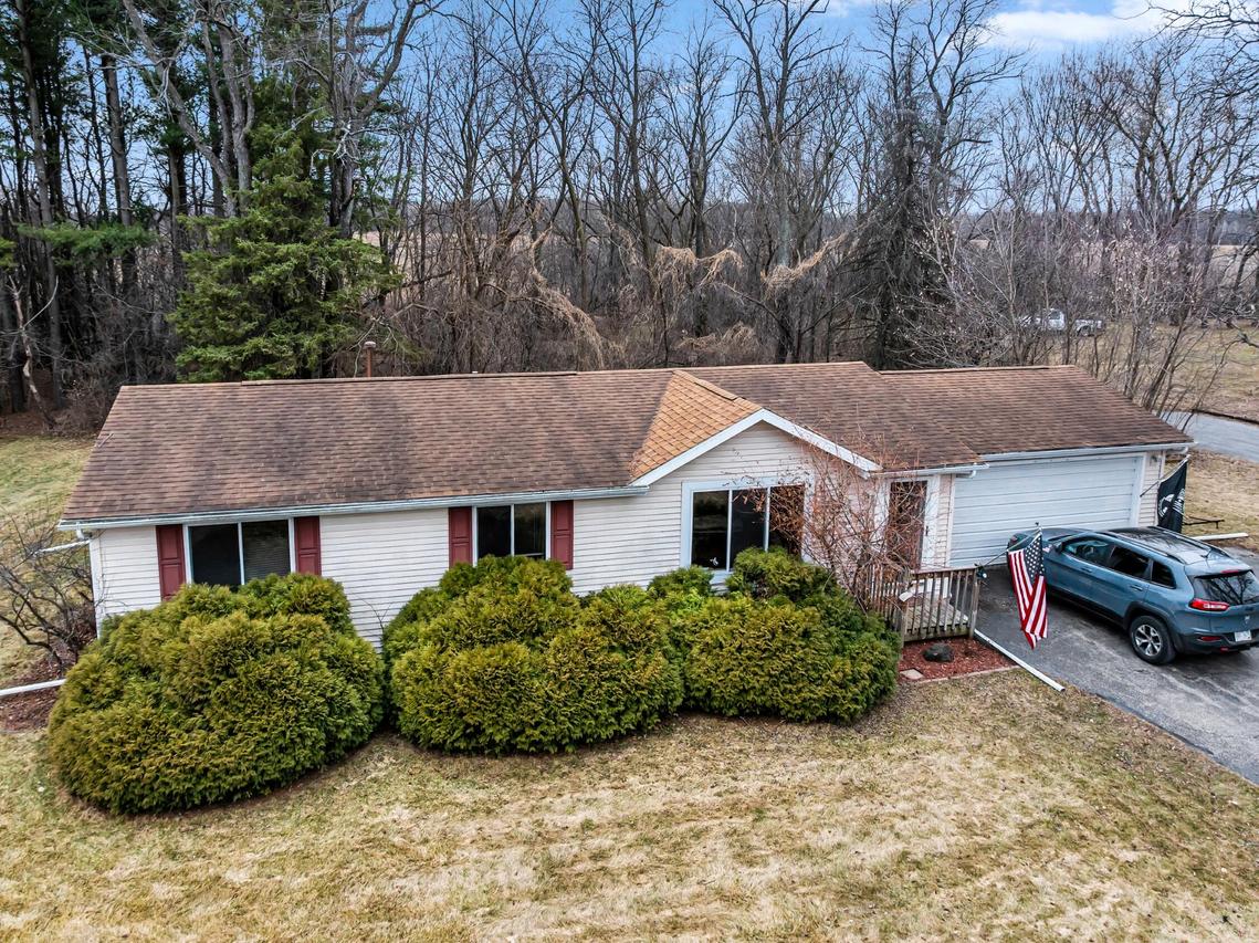 N1191 Walworth St, Bloomfield, WI 53128