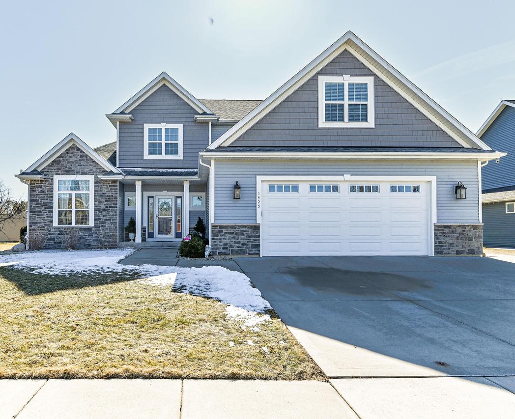 1425 Isabel Ln, Burlington, WI 53105