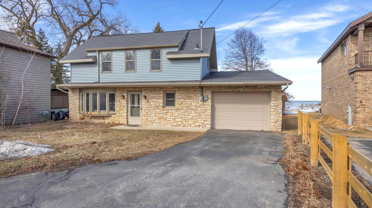 N7258 Winnebago Dr, Fond Du Lac, WI 54935