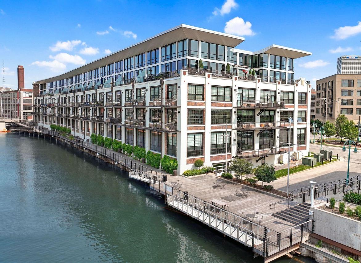 311 E Erie St #210, Milwaukee, WI 53202