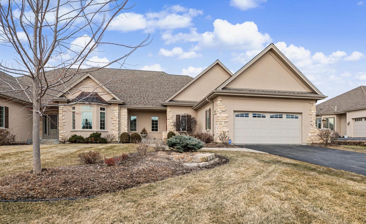 N35W23668 Auburn Ct, Pewaukee, WI 53072