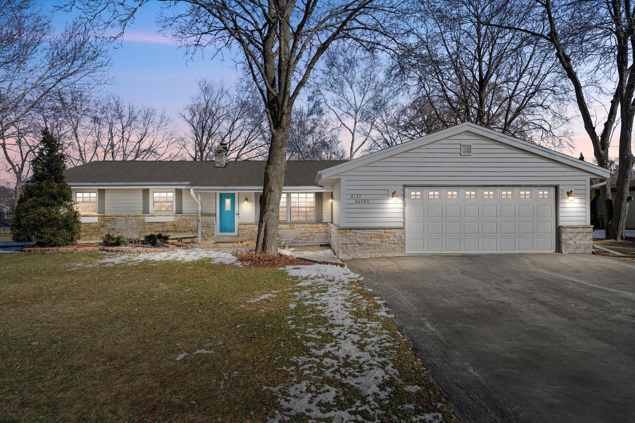 W137S6940 Clarendon Pl, Muskego, WI 53150