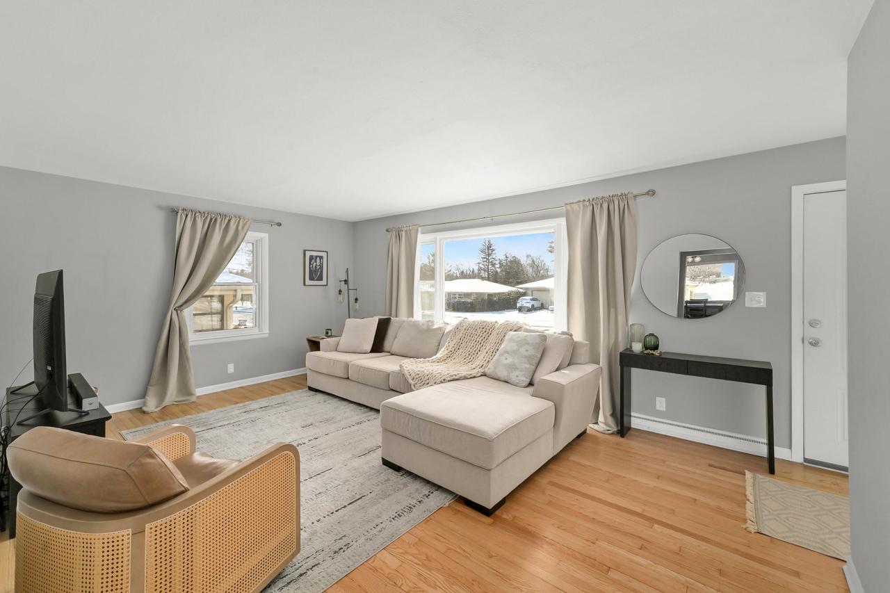 N85W17294 Lee Pl, Menomonee Falls, WI 53051