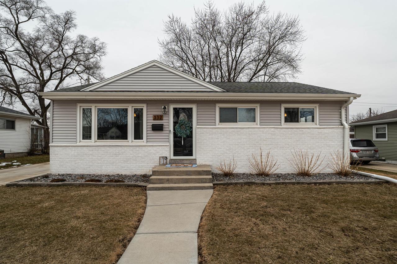 332 Greenmeadow Dr, Waukesha, WI 53188
