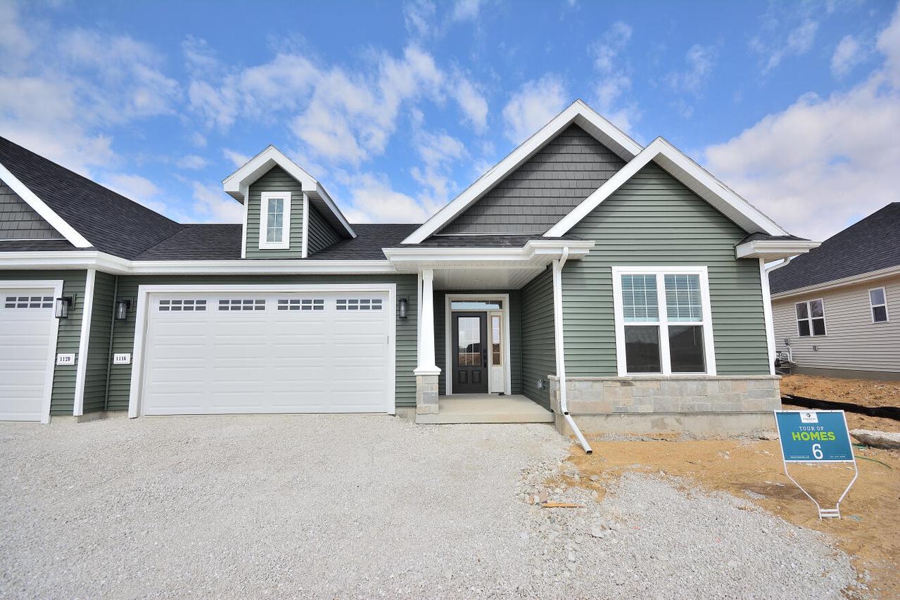 1116 Elderberry Rd, Oconomowoc, WI 53066