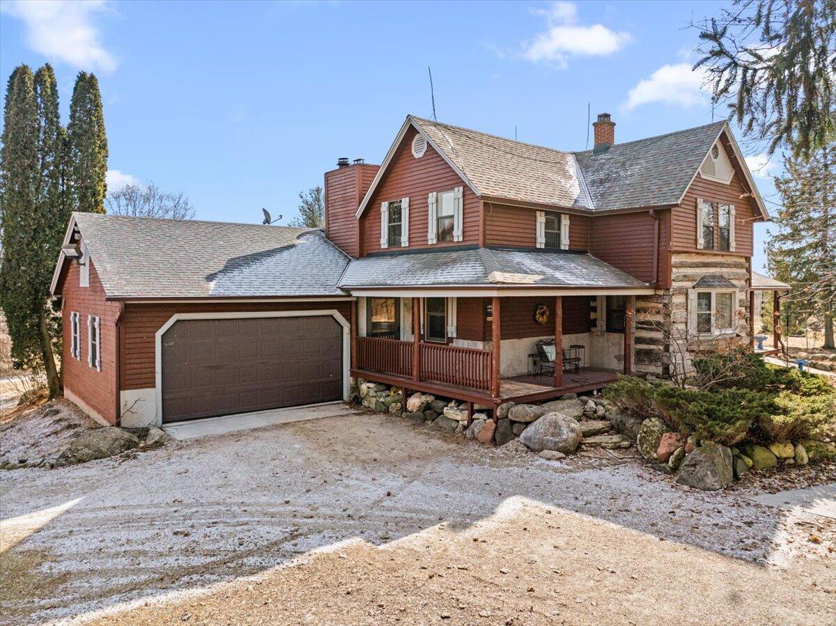 2666 Jackson Dr, Jackson, WI 53037