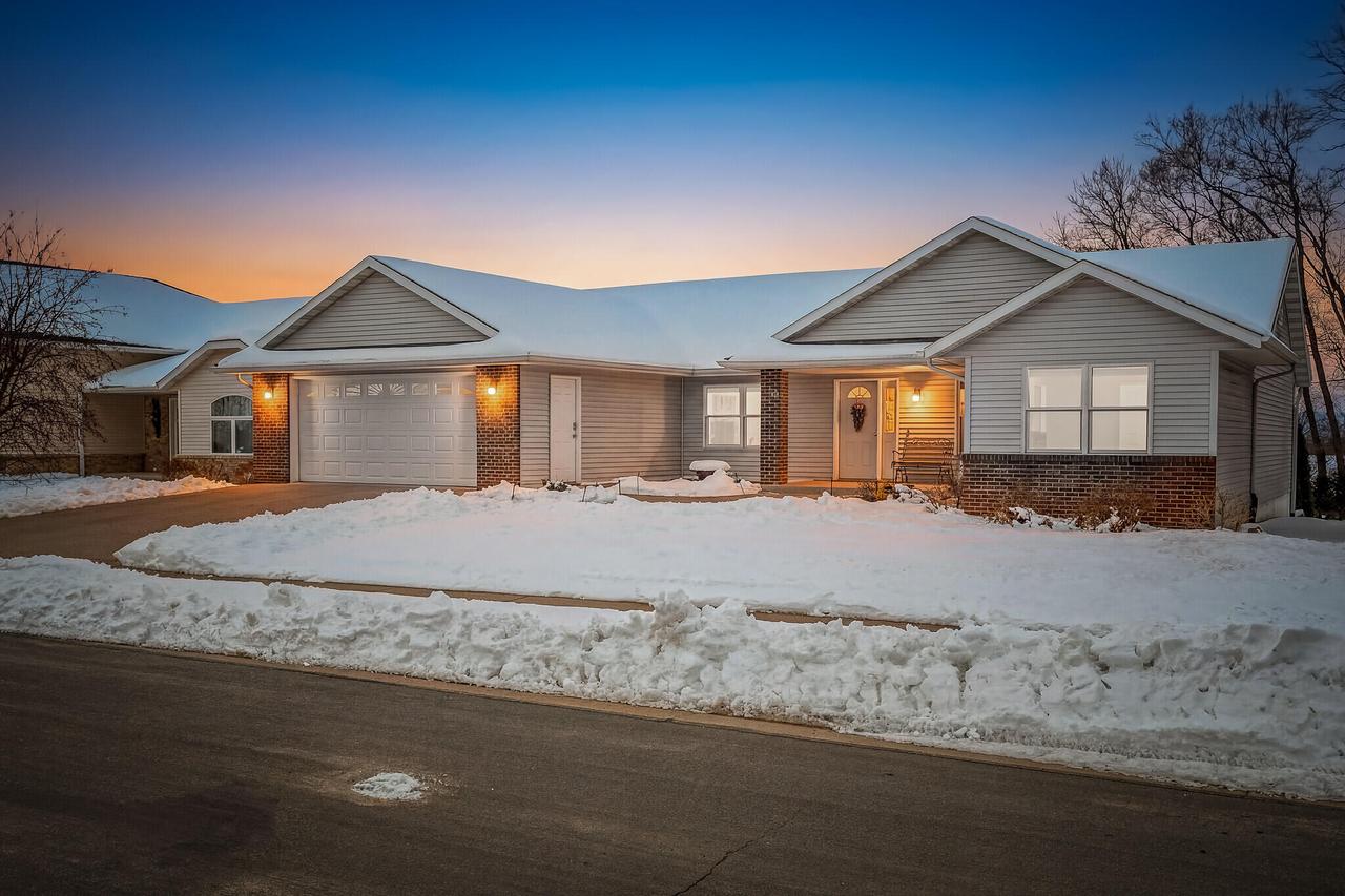 4301 N Mariah Dr, La Crosse, WI 54601