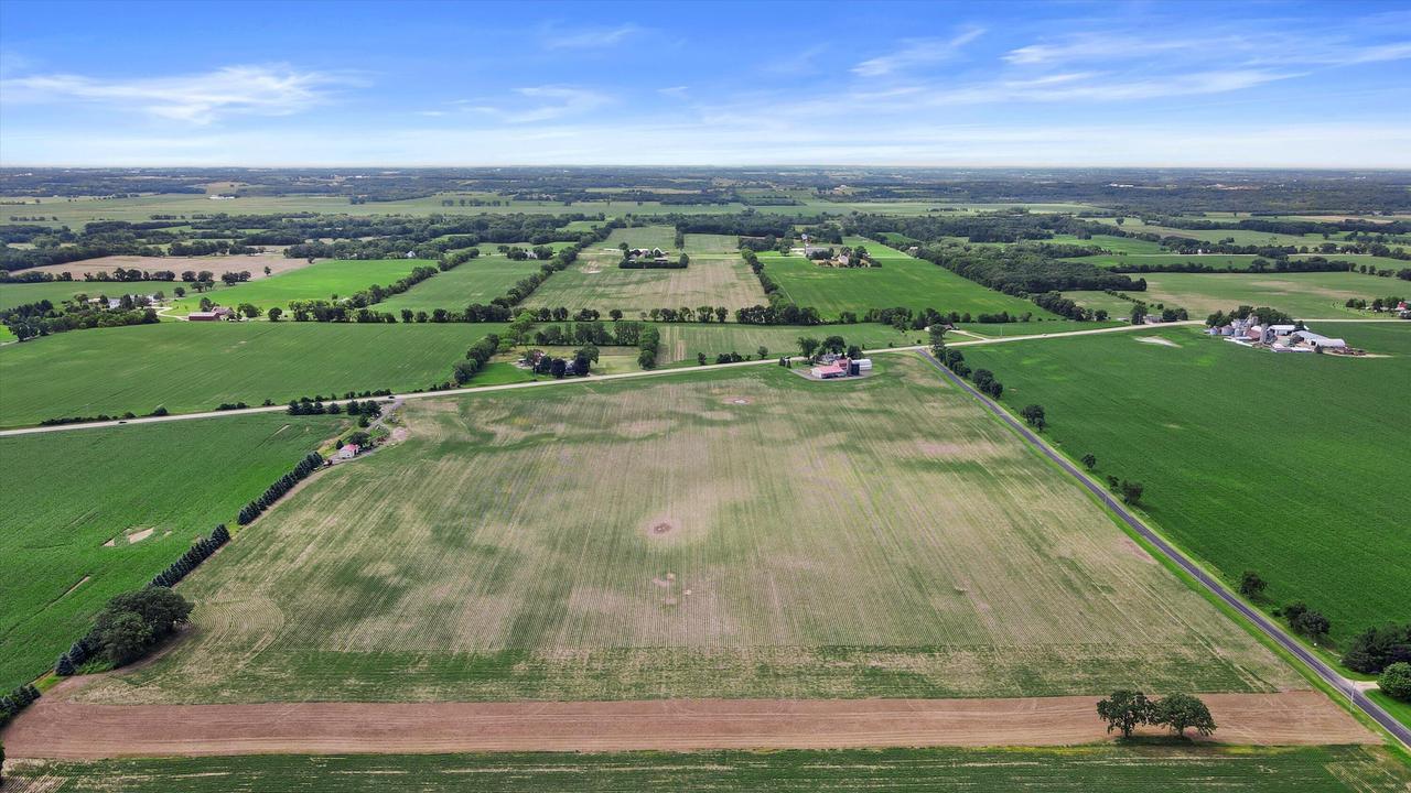 Lt1 Scout Rd, Troy, WI 53120