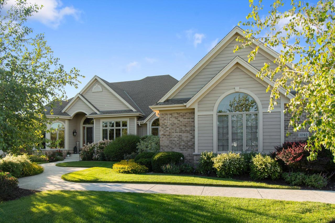 1240 Mary Hill, Hartland, WI 53029