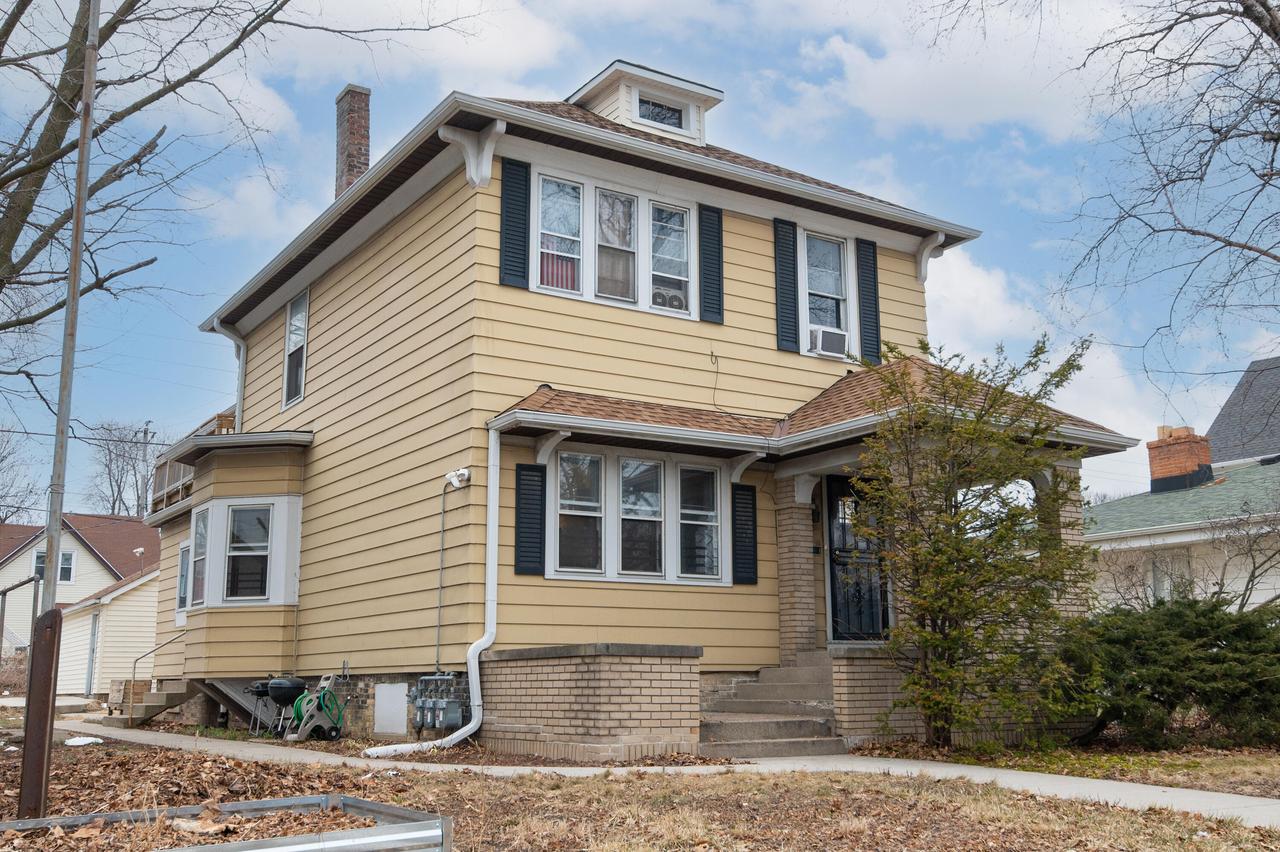 2715 N Humboldt Blvd, Milwaukee, WI 53212