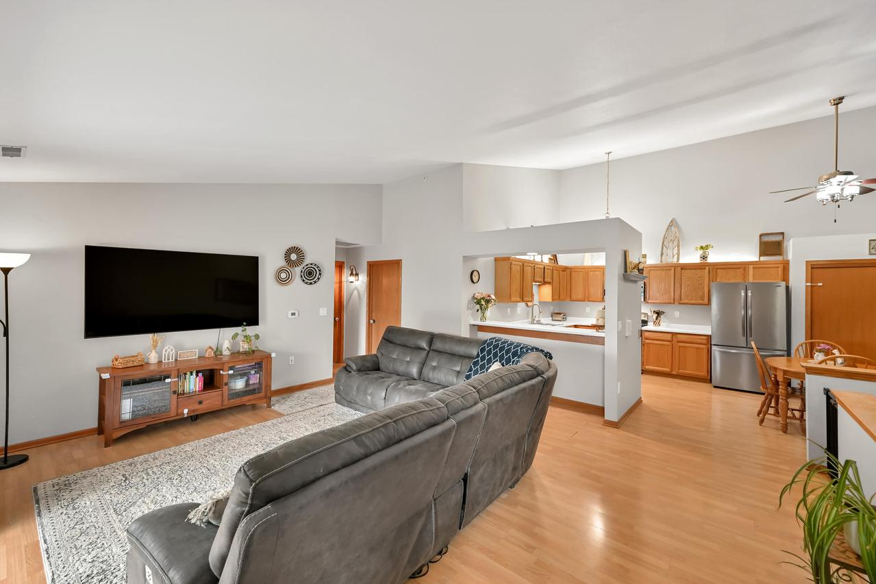 9332 W Loomis Rd #6, Franklin, WI 53132