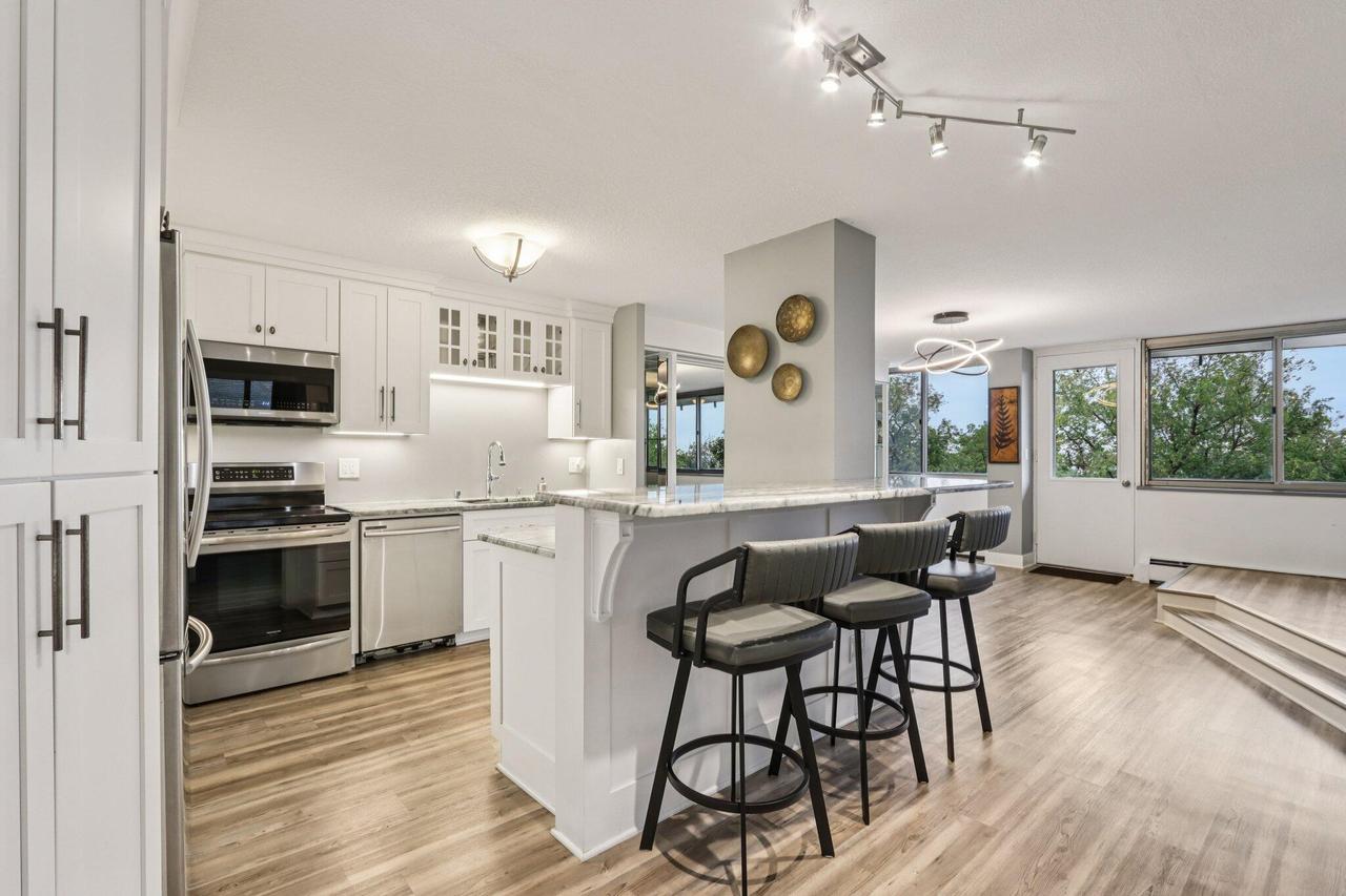 1919 N Summit Ave #1D, Milwaukee, WI 53202