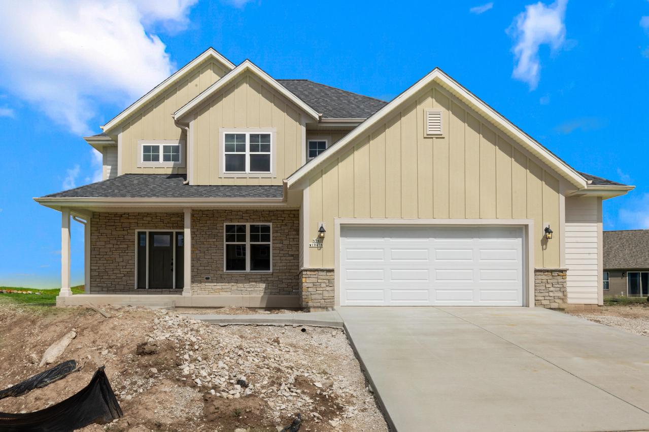 N54W19428 Kearney Ln, Menomonee Falls, WI 53051