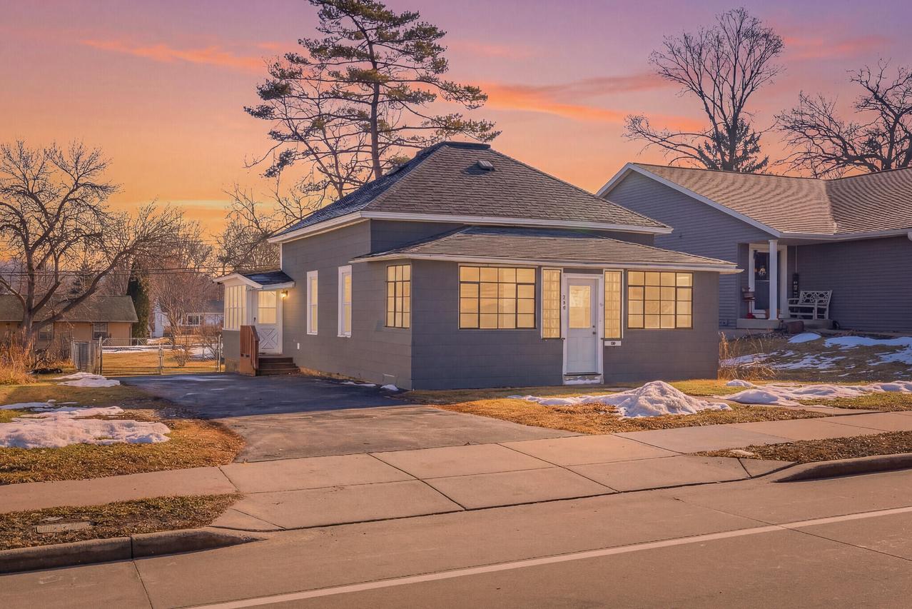 440 N 2nd Ave, Onalaska, WI 54650