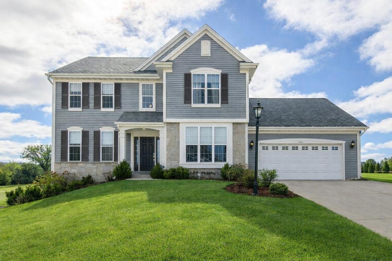 3513 Olde Howell Rd, Waukesha, WI 53188