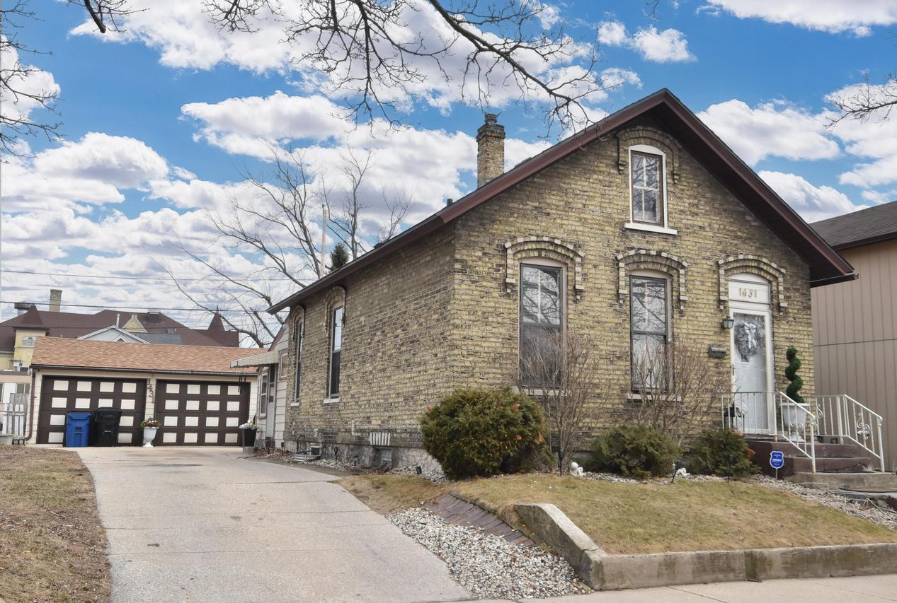 1431 Erie St, Racine, WI 53402