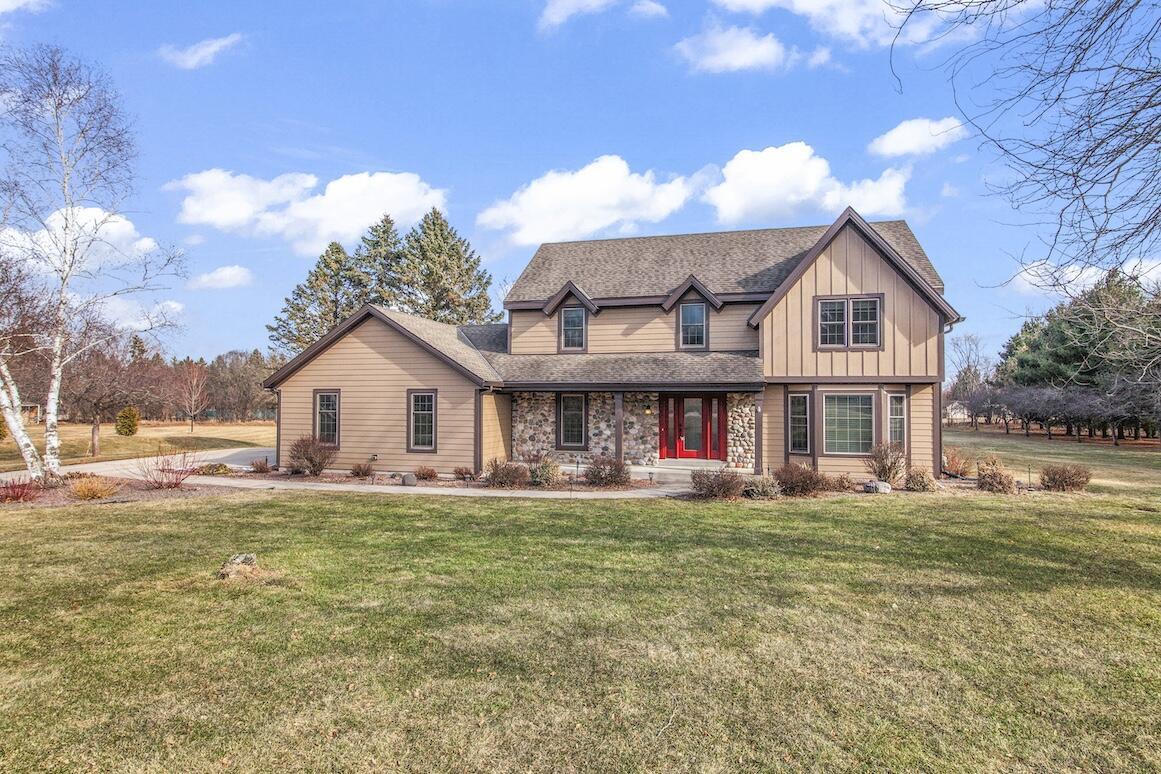 W318S3638 Perkins Rd, Genesee, WI 53189