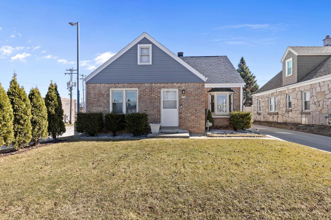 3130 S 60th St, Milwaukee, WI 53219