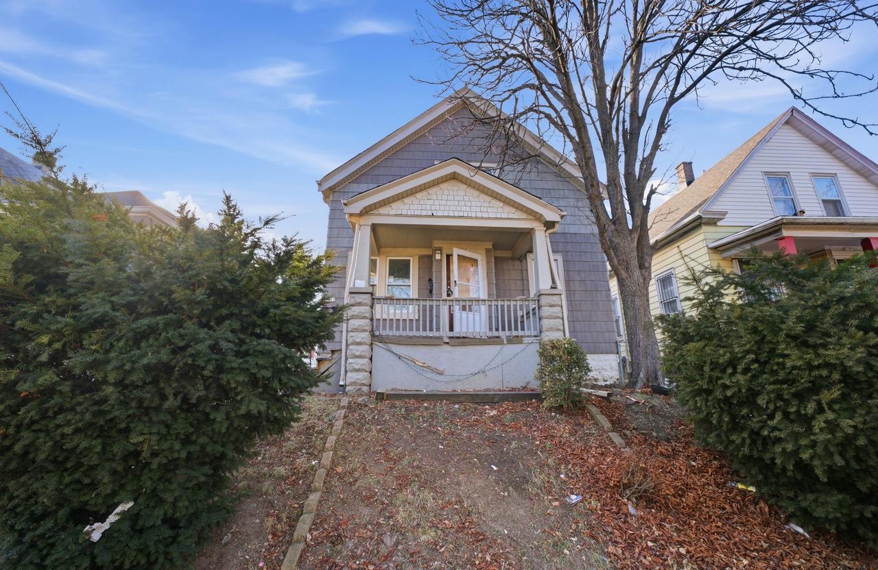 3381 N 22nd St, Milwaukee, WI 53206