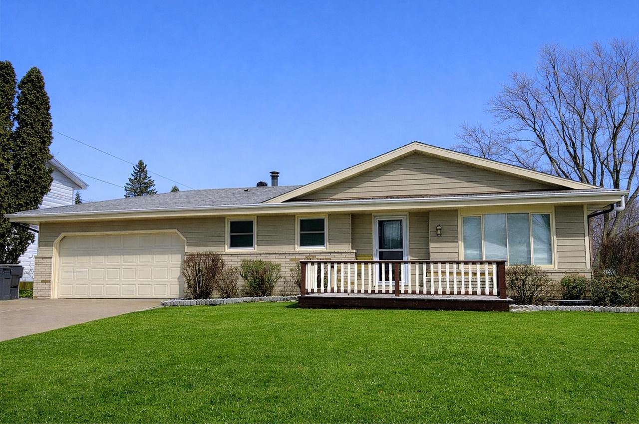 6914 N 85th St, Milwaukee, WI 53224