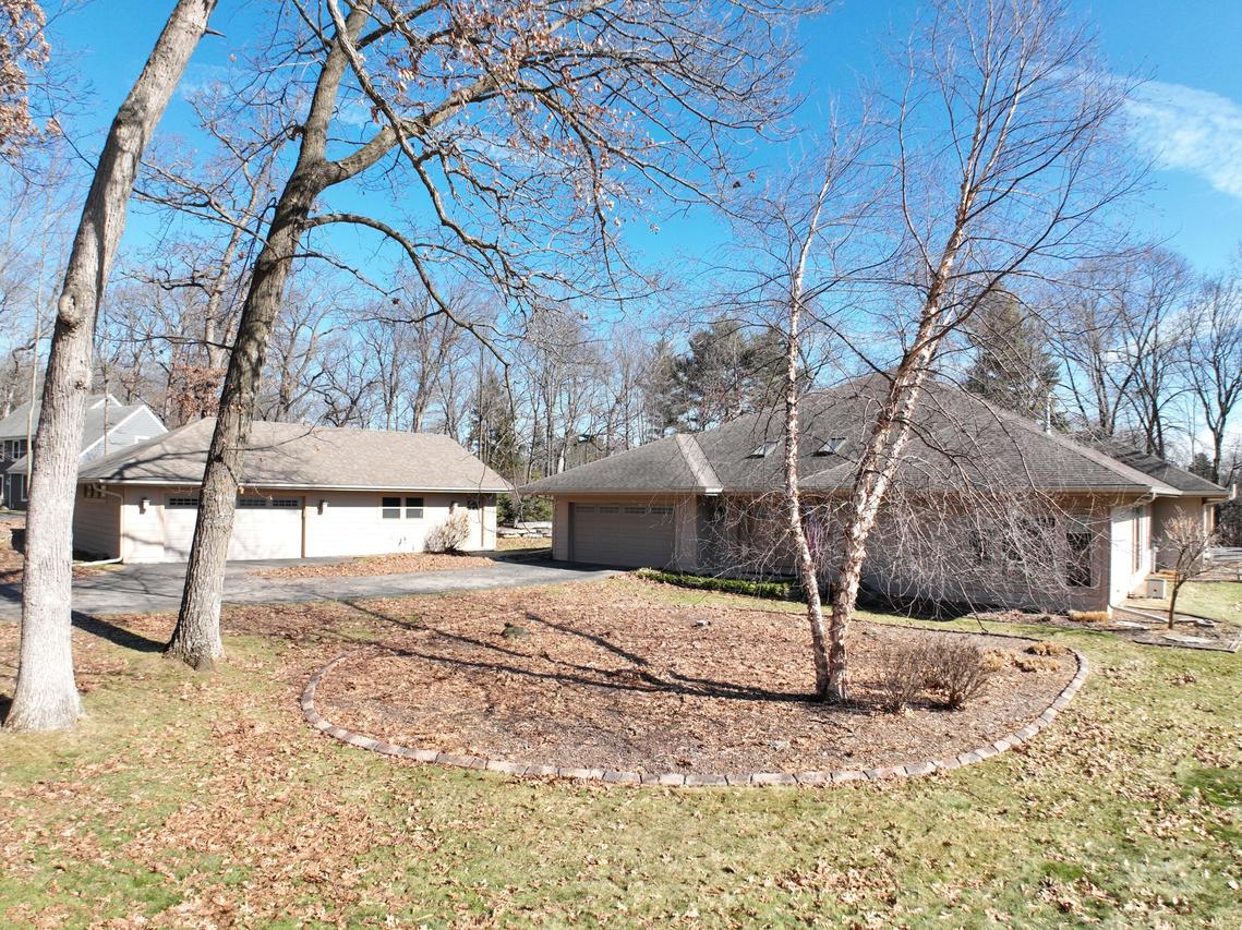 W307N6992 Club Cir, Merton, WI 53029