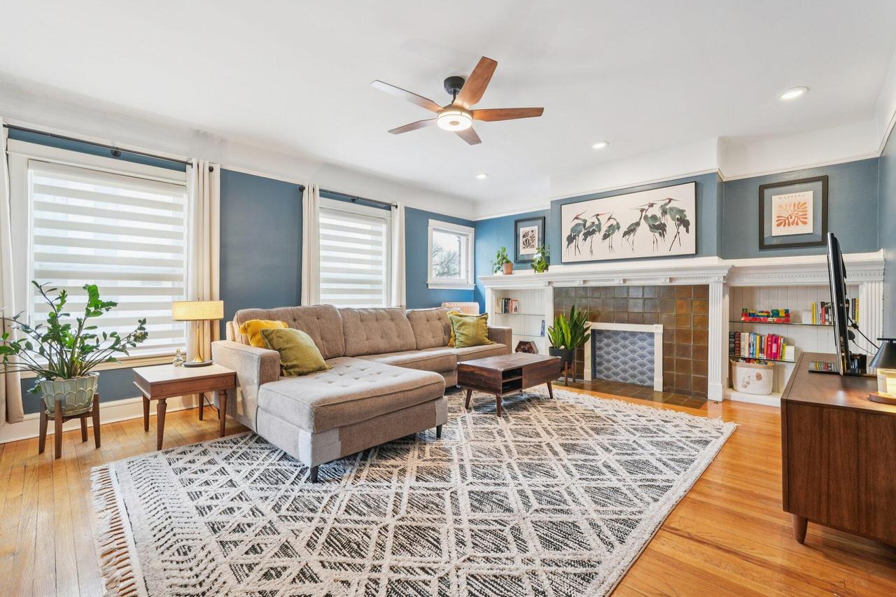 1704 E Kane Sts #F, Milwaukee, WI 53202