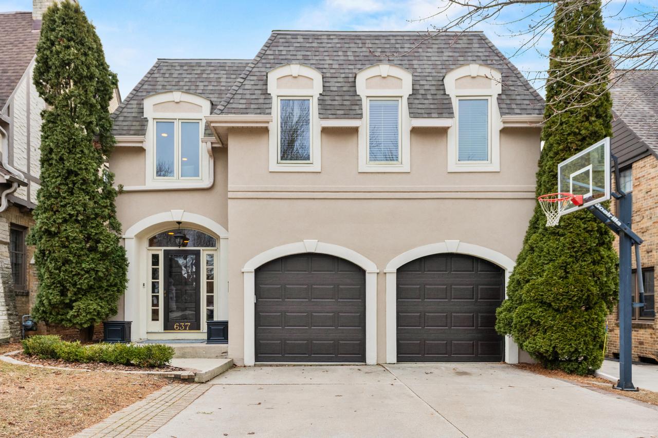 637 E Carlisle Ave, Whitefish Bay, WI 53217