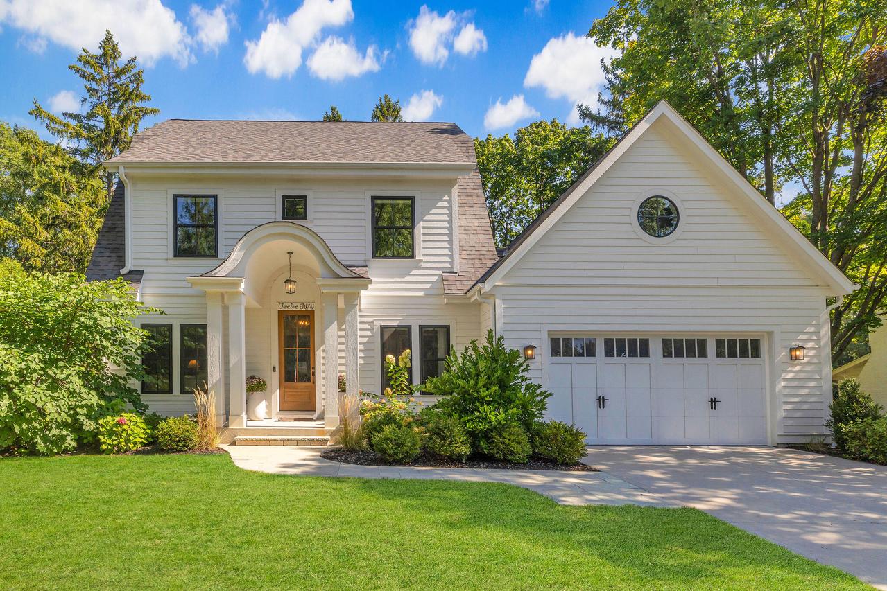 1250 Fairhaven Blvd, Elm Grove, WI 53122