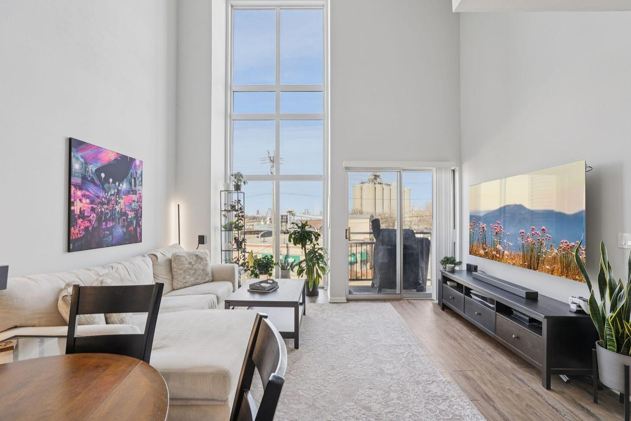 2121 S Kinnickinnic Ave #105, Milwaukee, WI 53207