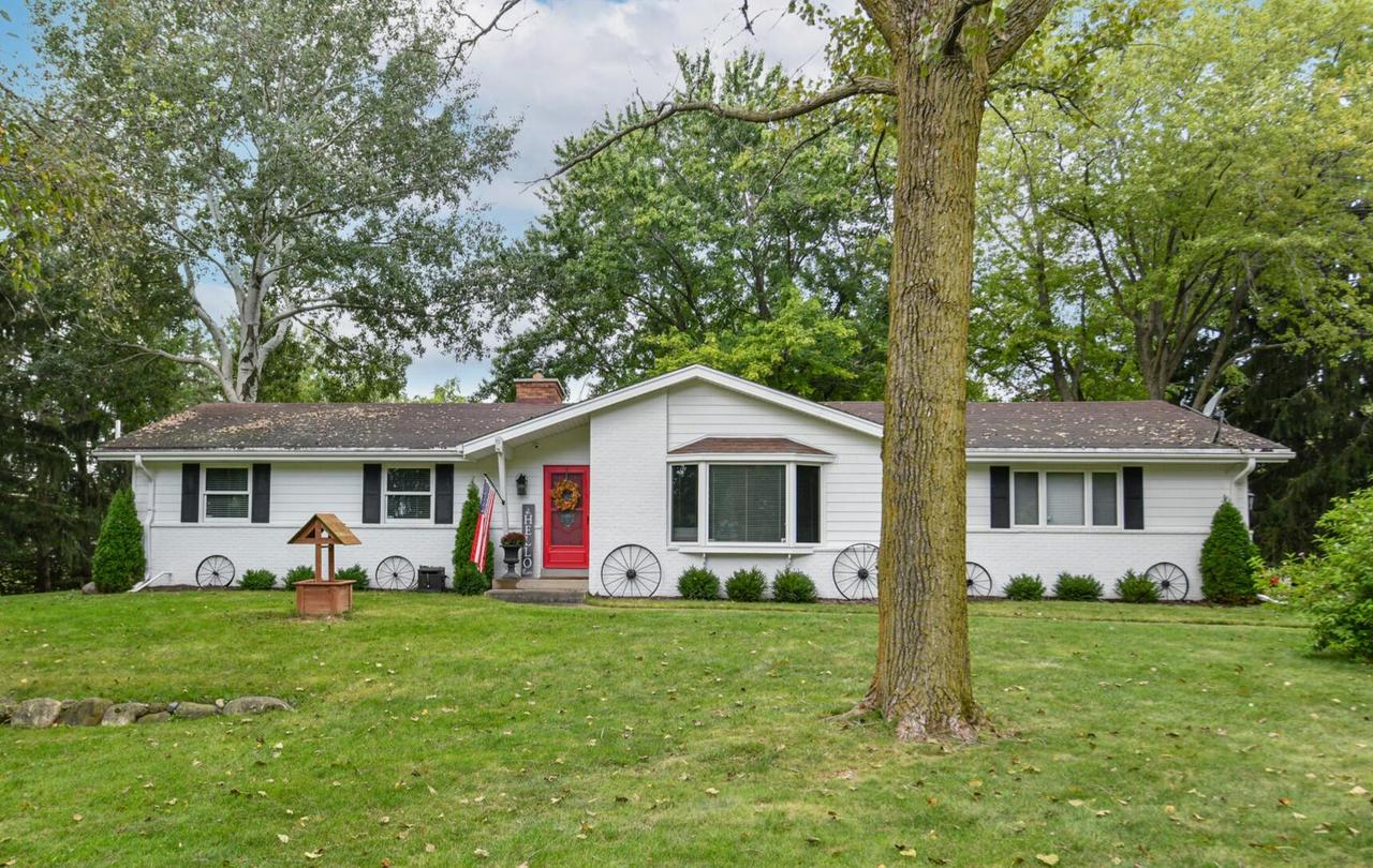 W220S6805 Crowbar Dr, Vernon, WI 53150