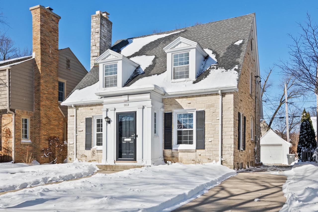 5453 N Shoreland Ave, Whitefish Bay, WI 53217