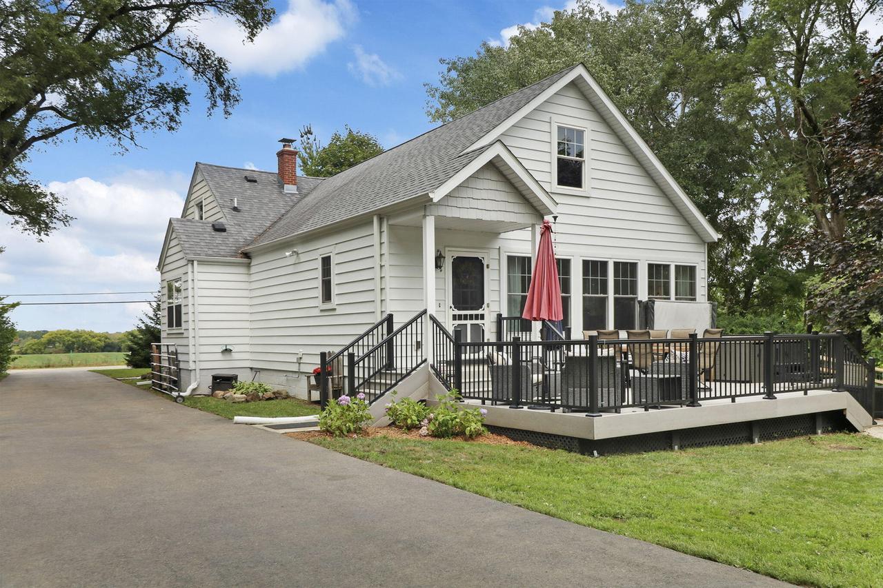 9105 Gittings Rd, Mount Pleasant, WI 53406