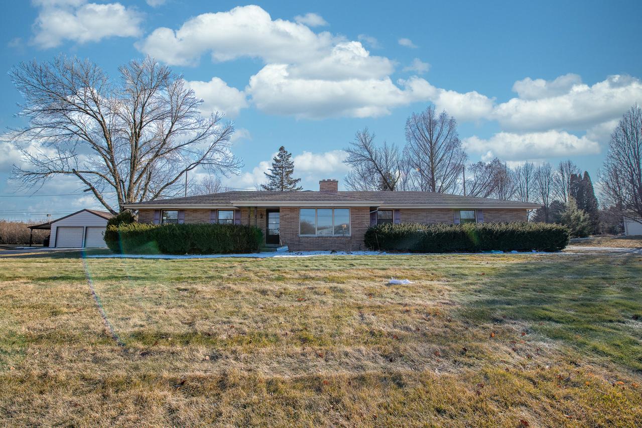 2625 4 1/2 Mile Rd, Caledonia, WI 53403
