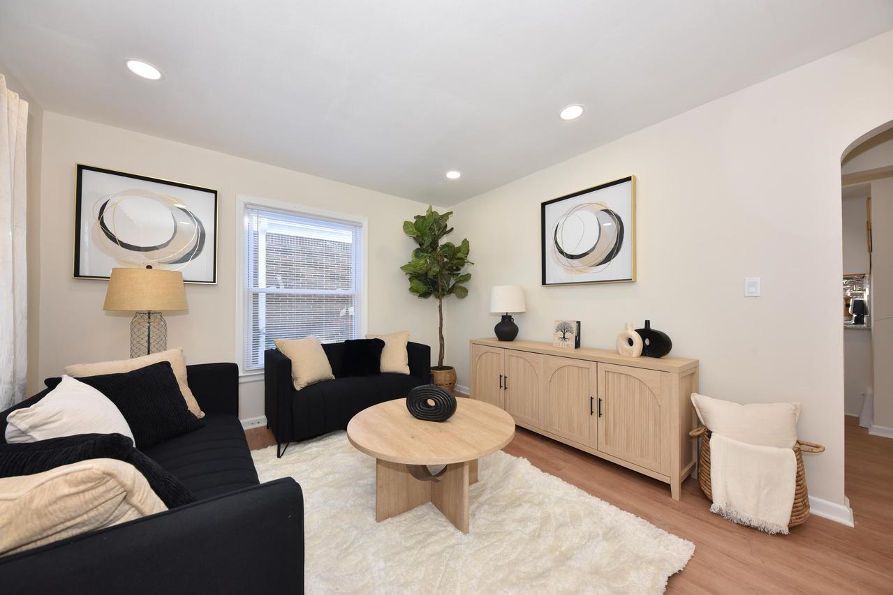 3165 N 87th St, Milwaukee, WI 53222