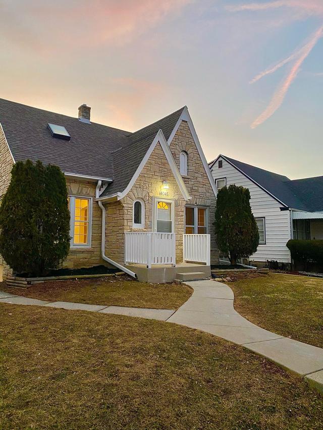4045 N Montreal St, Milwaukee, WI 53216