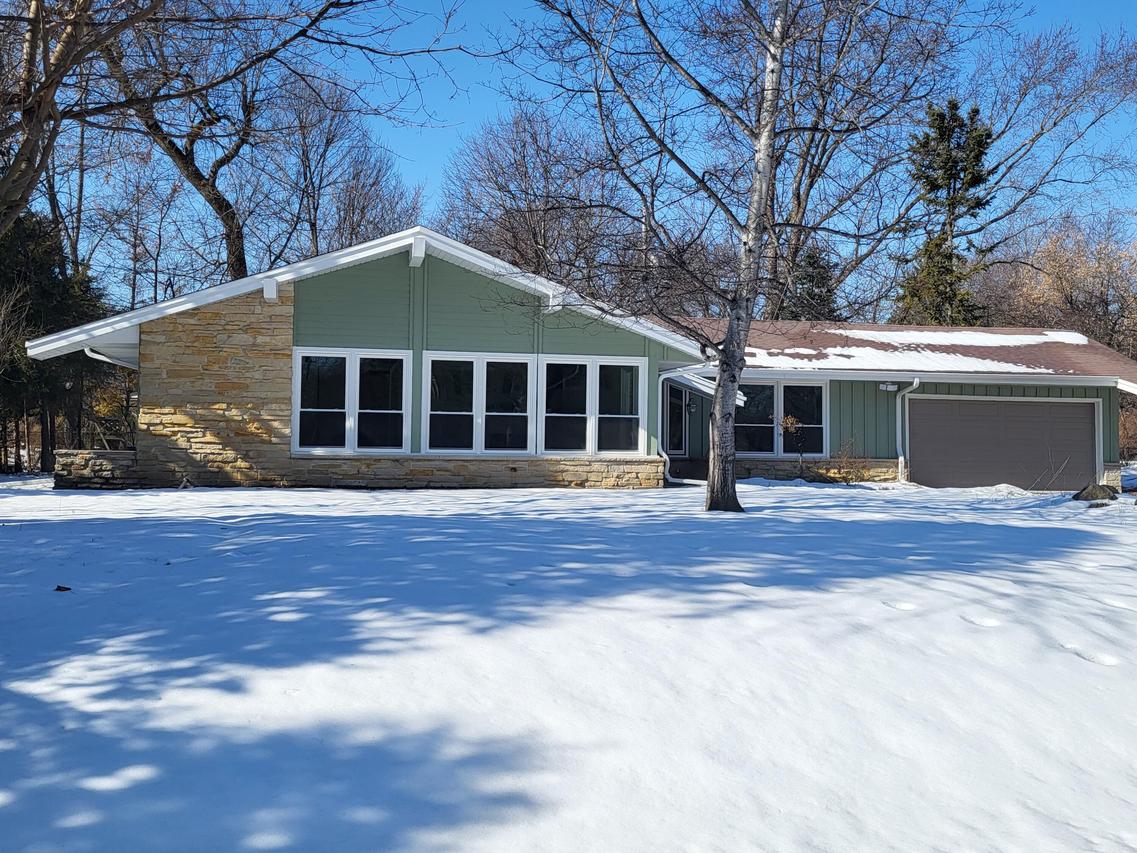 2465 Lionel Ct, Brookfield, WI 53045
