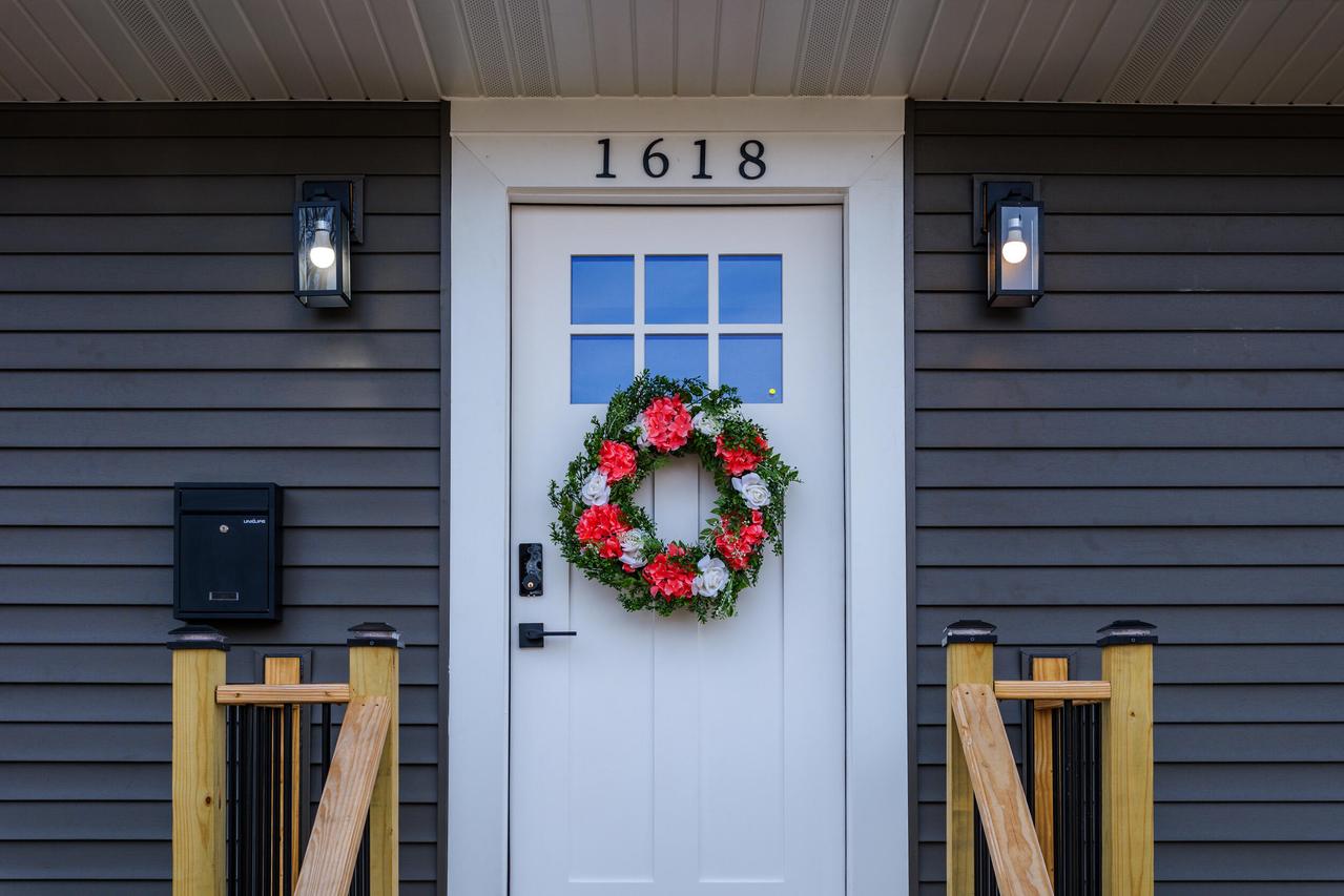 1618 Grand Ave, Racine, WI 53403