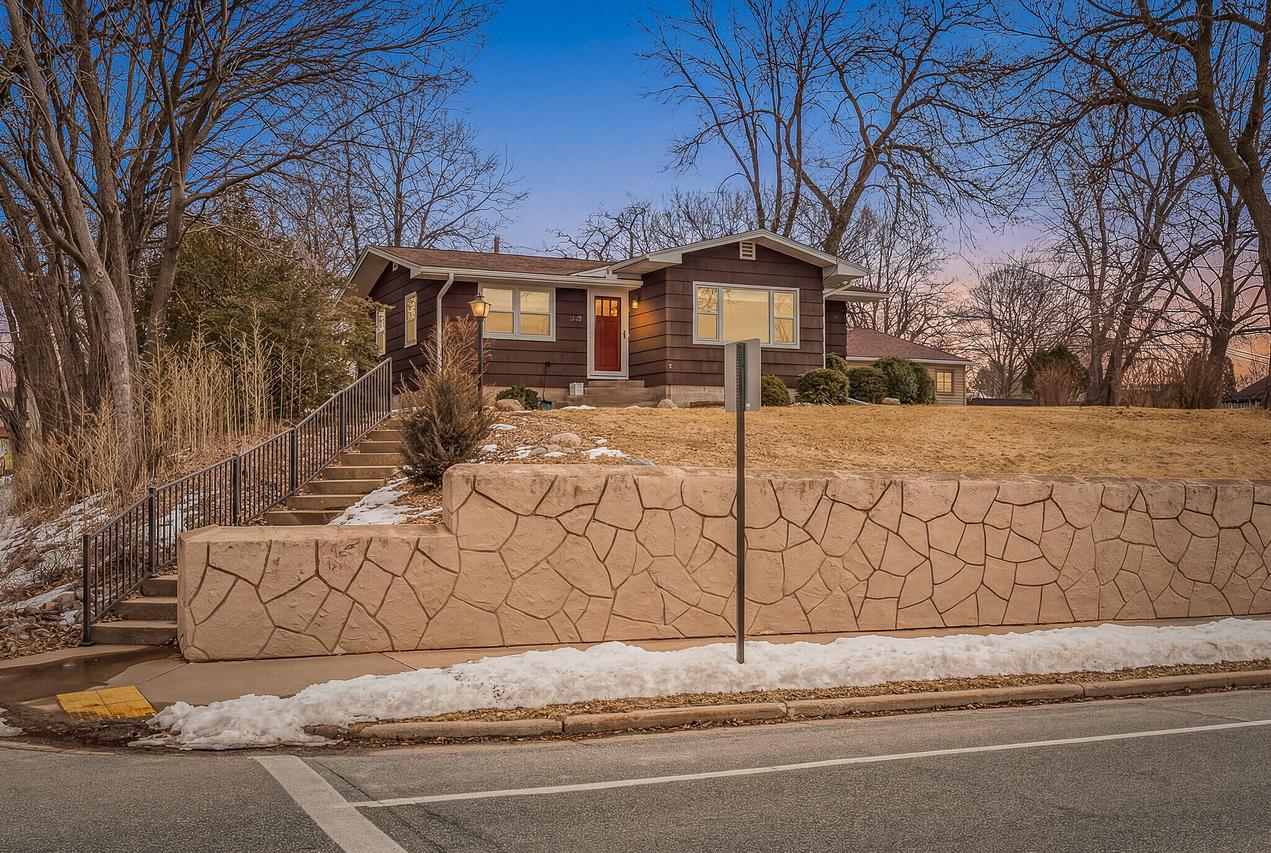 203 3rd Ave, Onalaska, WI 54650