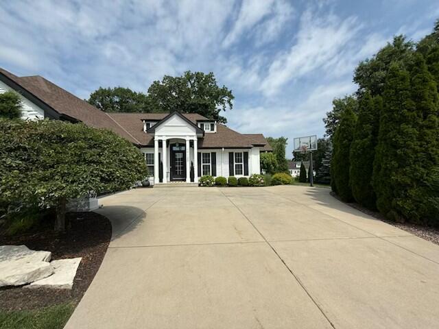 17120 Driftwood Ct, Brookfield, WI 53005