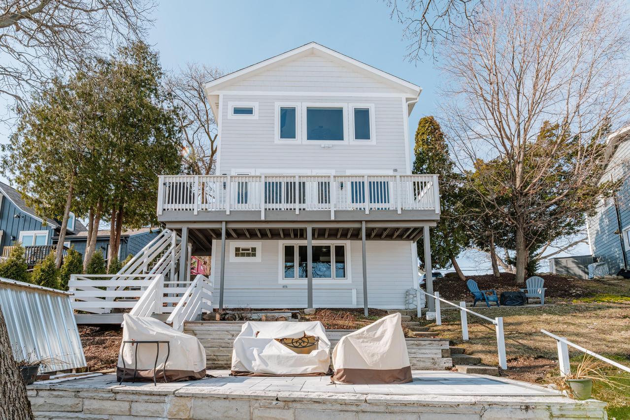 W351N5322 Road C -, Oconomowoc, WI 53066