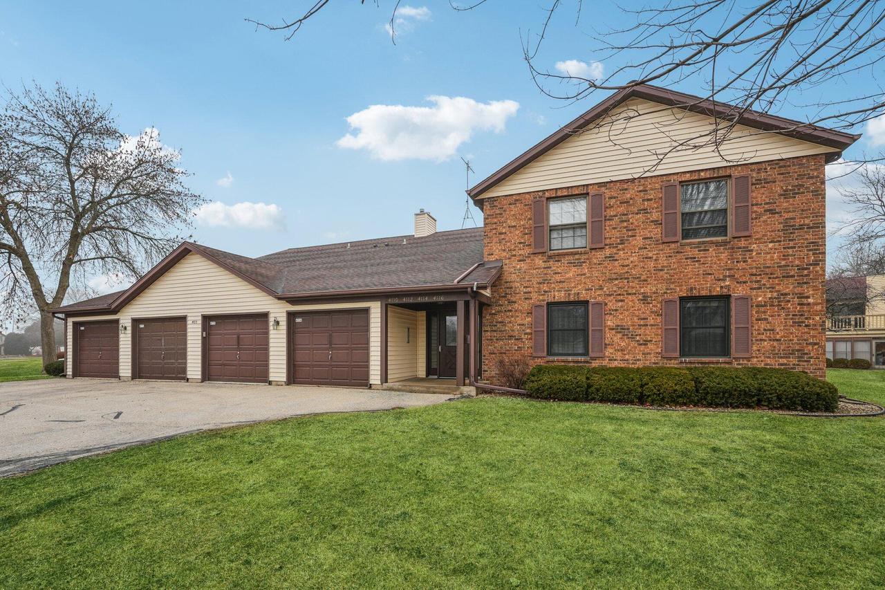 4116 80th Pl #23C, Kenosha, WI 53142