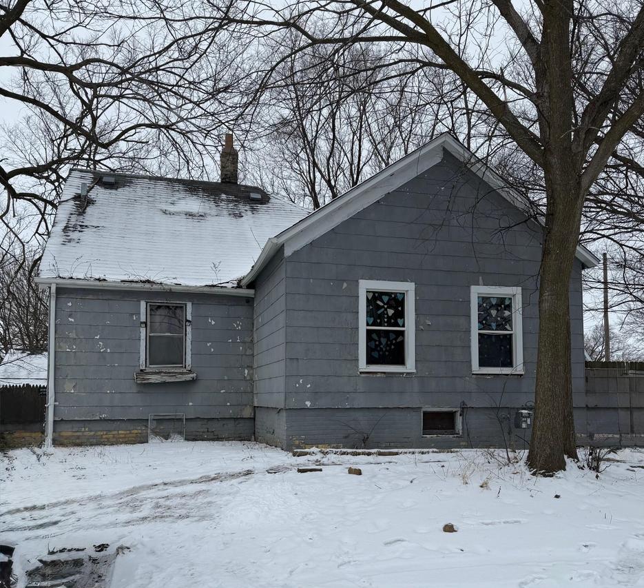 4940 N Green Bay Rd, Caledonia, WI 53404