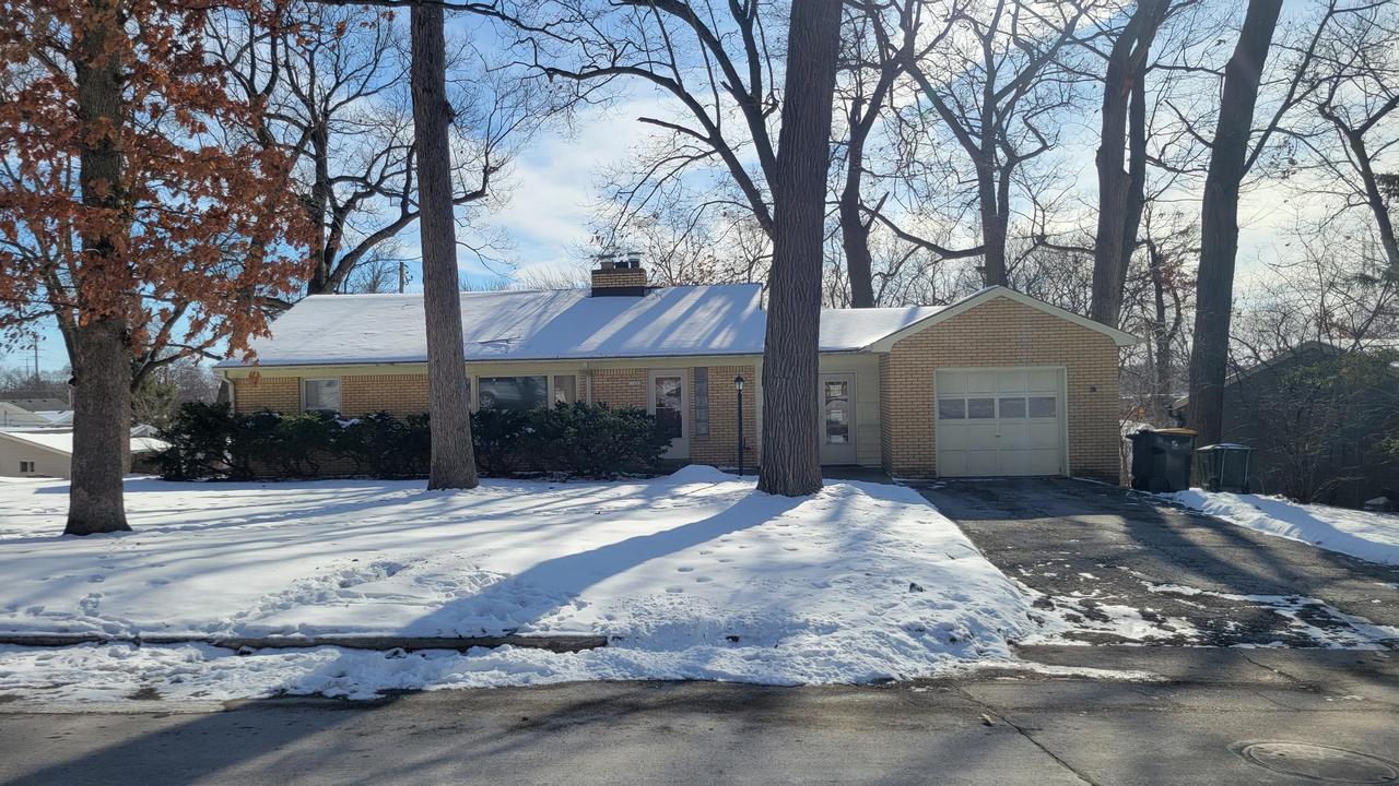 11605 W Mount Vernon Ave, Wauwatosa, WI 53226