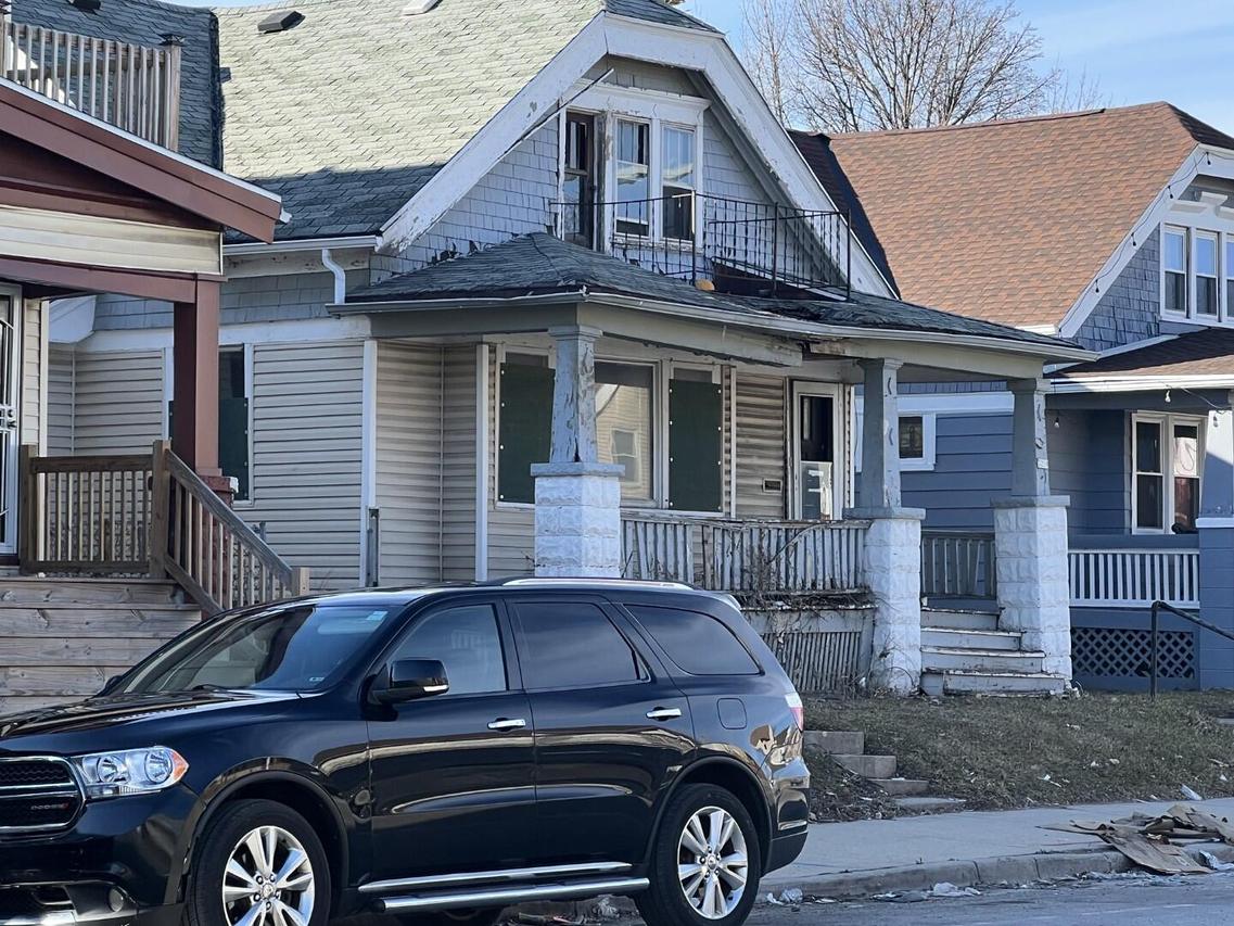 3259 N 27th St, Milwaukee, WI 53216