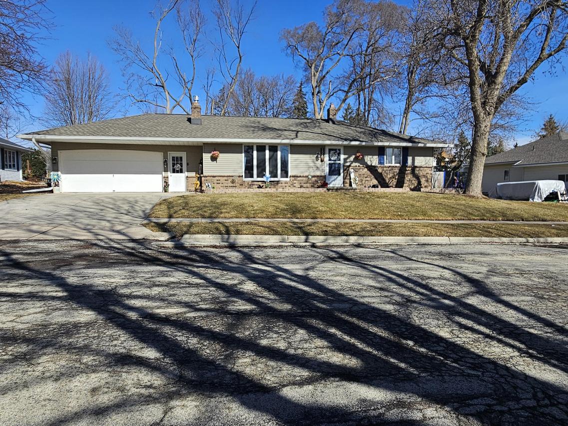 1510 E Wisconsin Ave, Little Chute, WI 54140