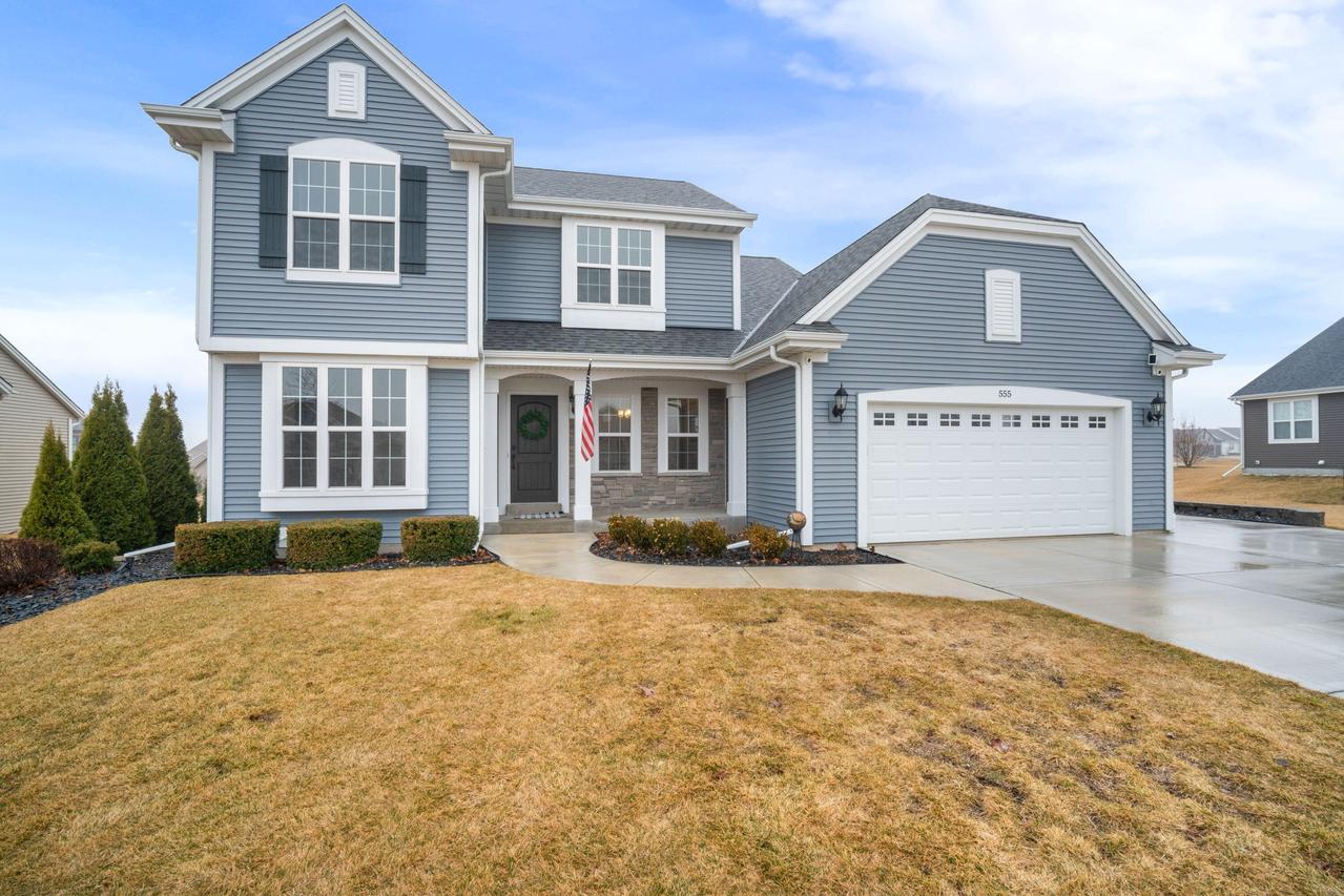 555 Spur Rd, Slinger, WI 53086