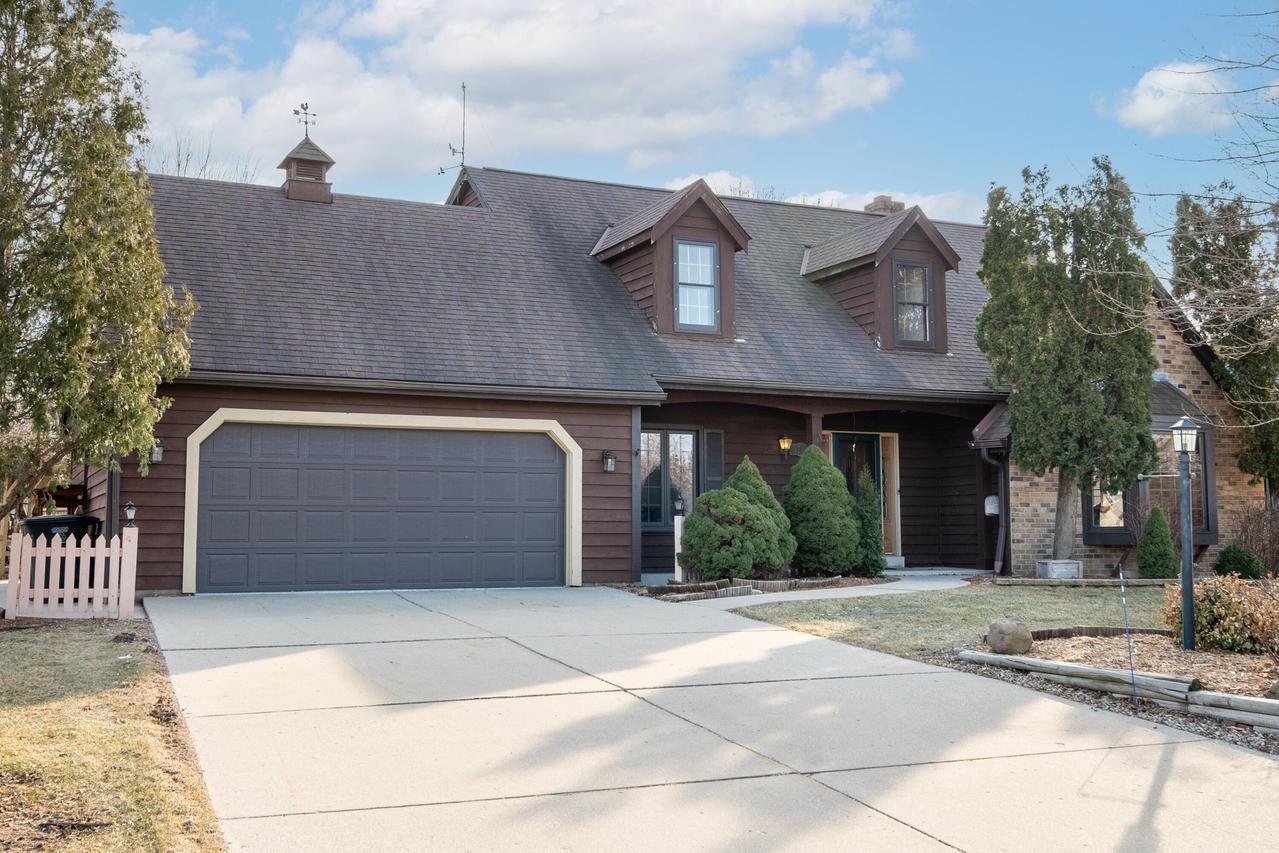 5705 W Abbott Ave, Greenfield, WI 53220