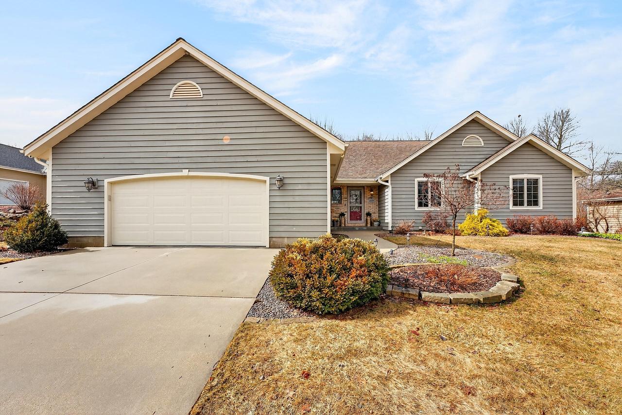 2520 Skyline Dr, West Bend, WI 53090