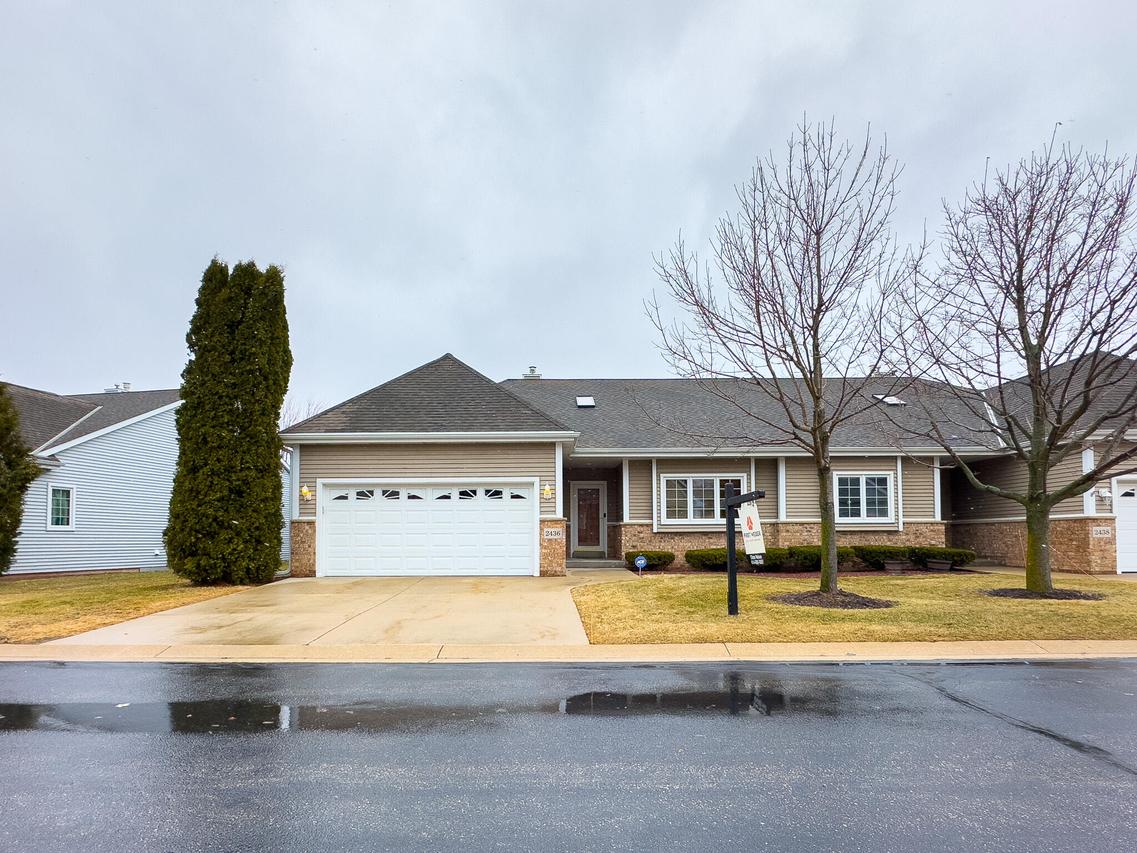 2436 Caribou Ln, Grafton, WI 53024