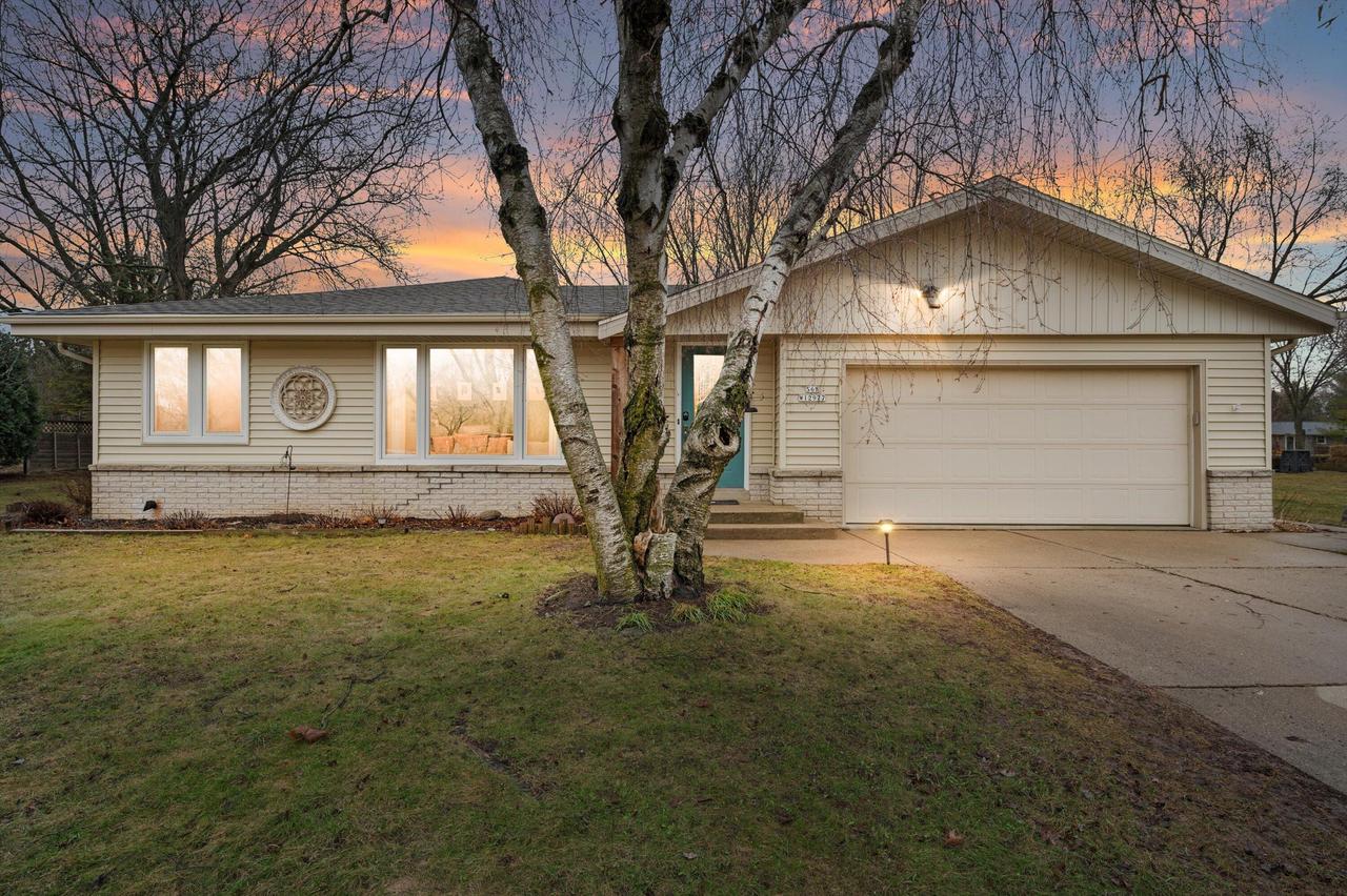S68W12977 Camilla Dr, Muskego, WI 53150